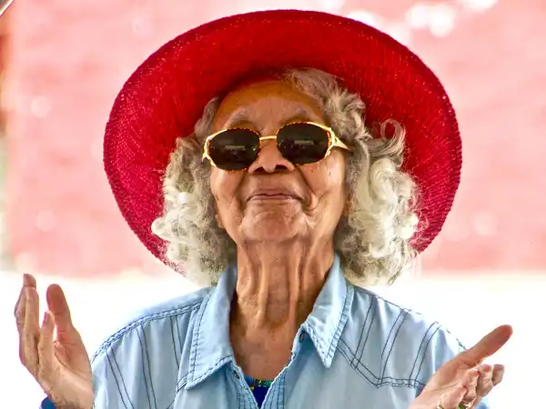 https://thegiftbags.co.uk/wp-content/uploads/2023/06/Gifts-for-Elderly-Woman.webp